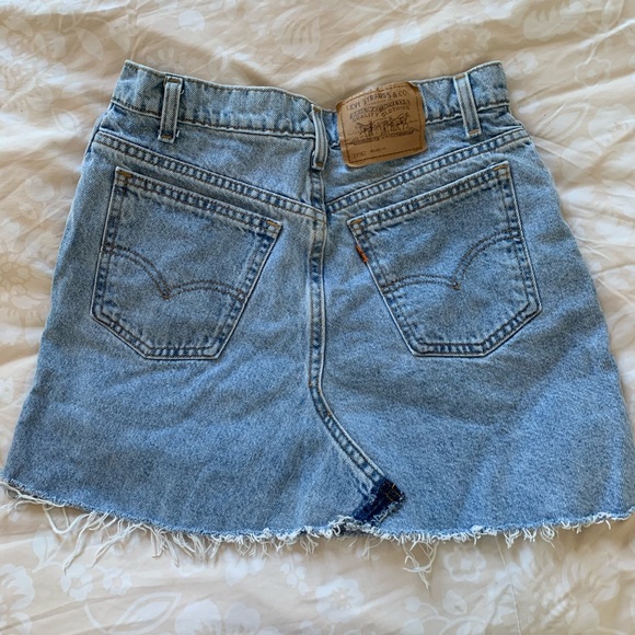 VINTAGE LEVIS MINI SKIRT - Picture 2 of 6